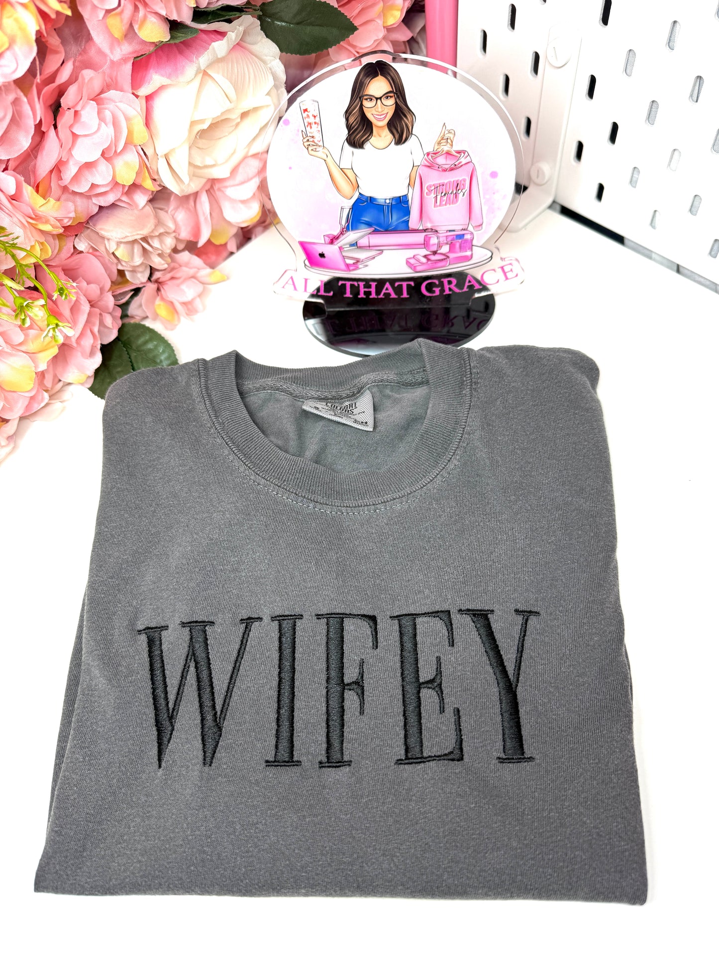Wifey Embroidered Heavyweight Women's Boxy Tee in Gray and Black