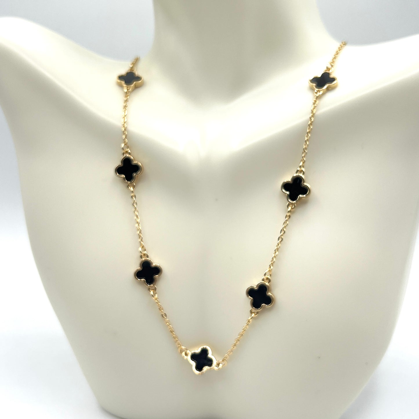 Mother Of Pearl Clover Statement Necklace in Black