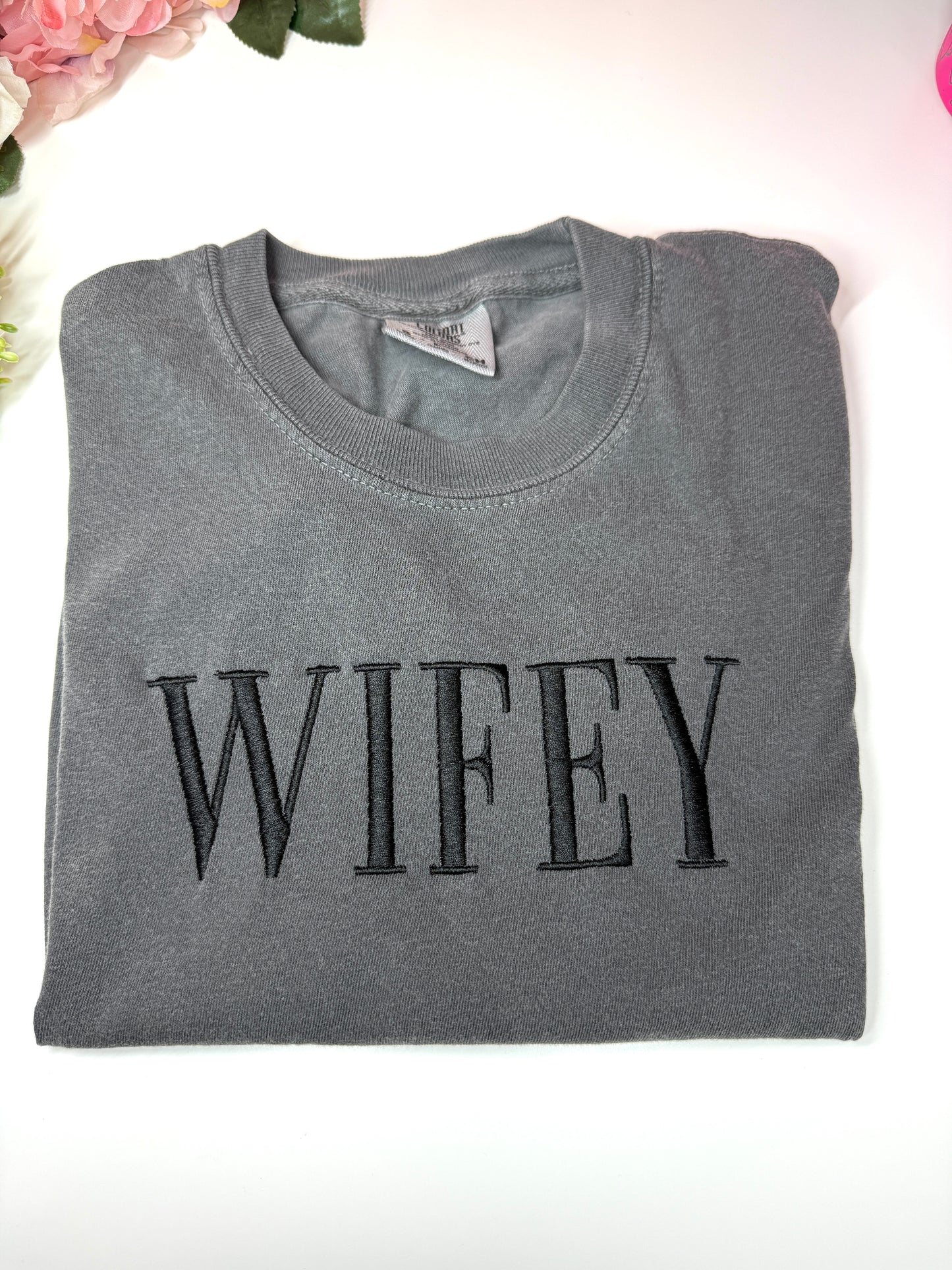Wifey Embroidered Heavyweight Women's Boxy Tee in Gray and Black
