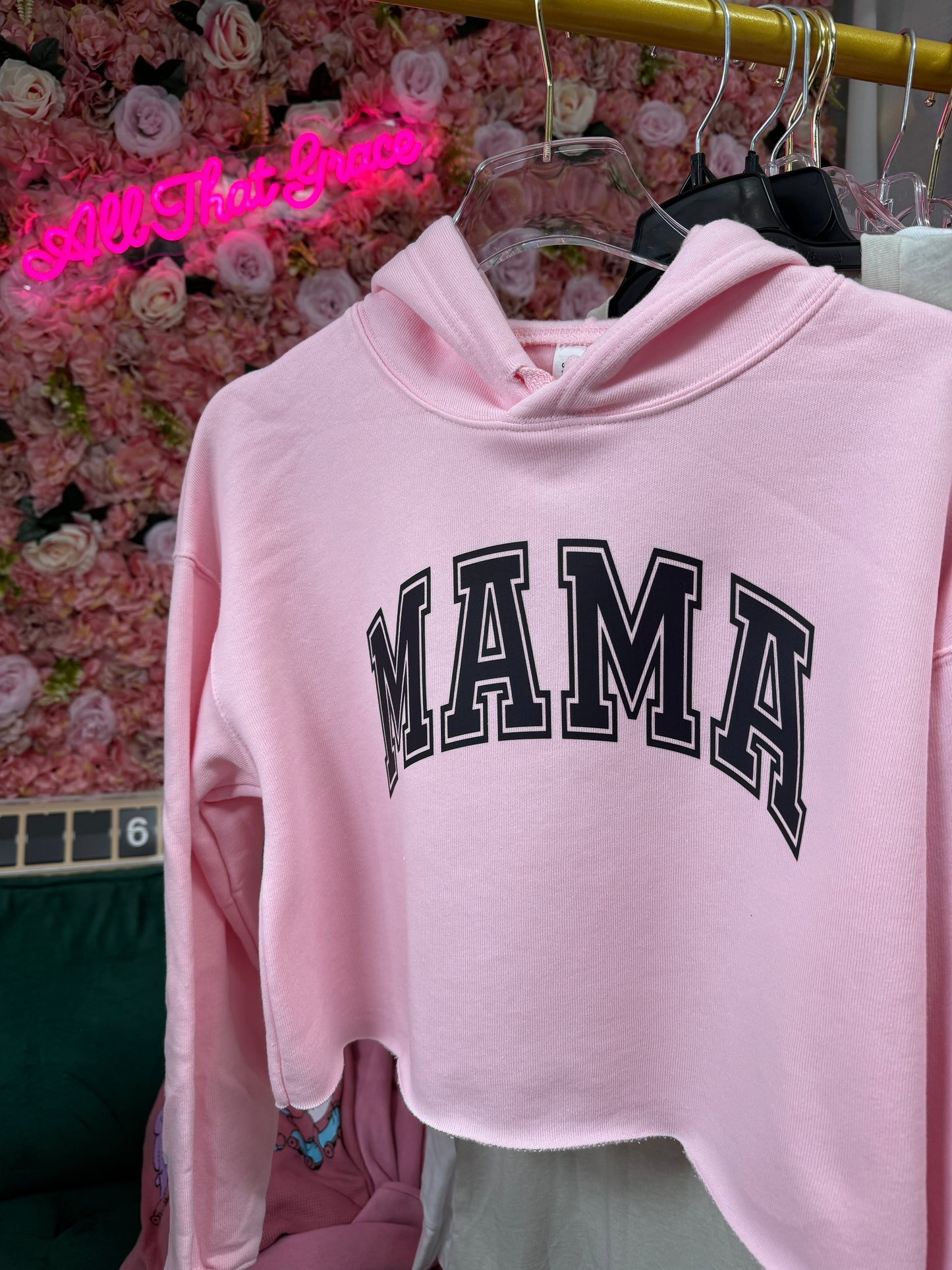 MAMA Cropped Hoodie in Pink