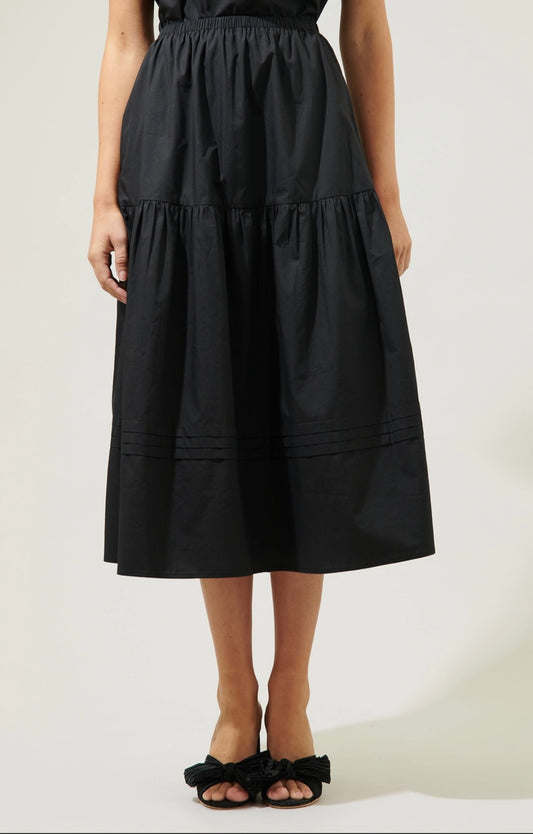 Woman's Tiered Cotton Midi Skirt in Black