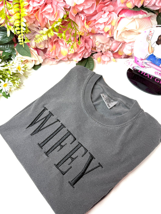 Wifey Embroidered Heavyweight Women's Boxy Tee in Gray and Black