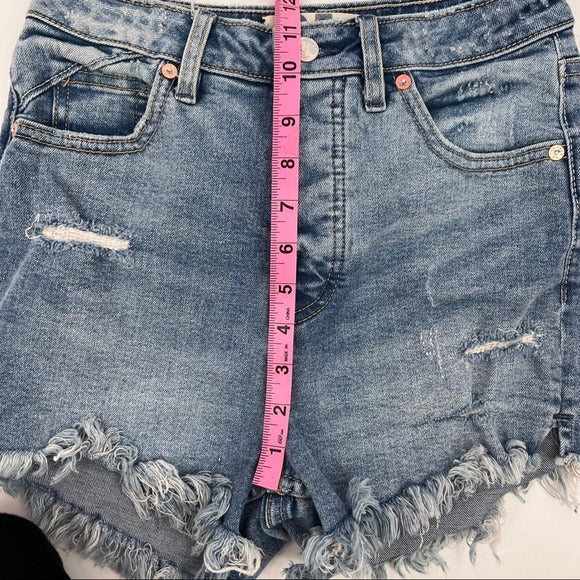 Free People Women's Vintage High-Rise Frayed Denim Shorts Medium Blue 25 NWT